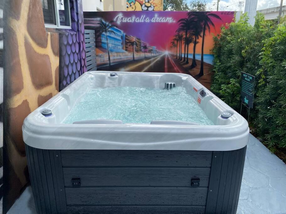 Unique Miami Art Escape W/ Hottub, Arcade & Murals Eksteriør bilde